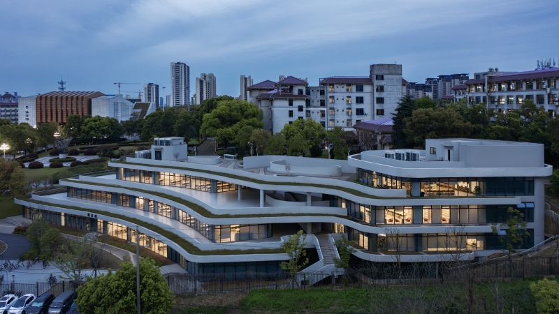 中機國際長沙市南雅中學圖書館項目入圍「英國皇家建筑師學會亞太獎」